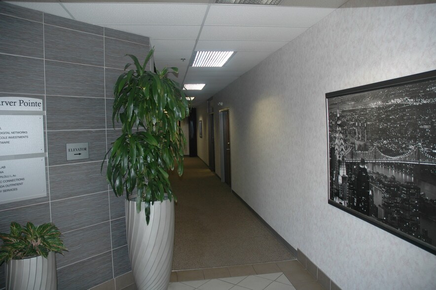 More Photos Of 4410-4412 Carver Woods Dr, Blue Ash Office For Lease