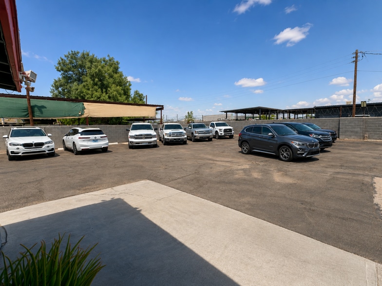 More Photos Of 906 E Broadway Rd, Phoenix Warehouse For Sale