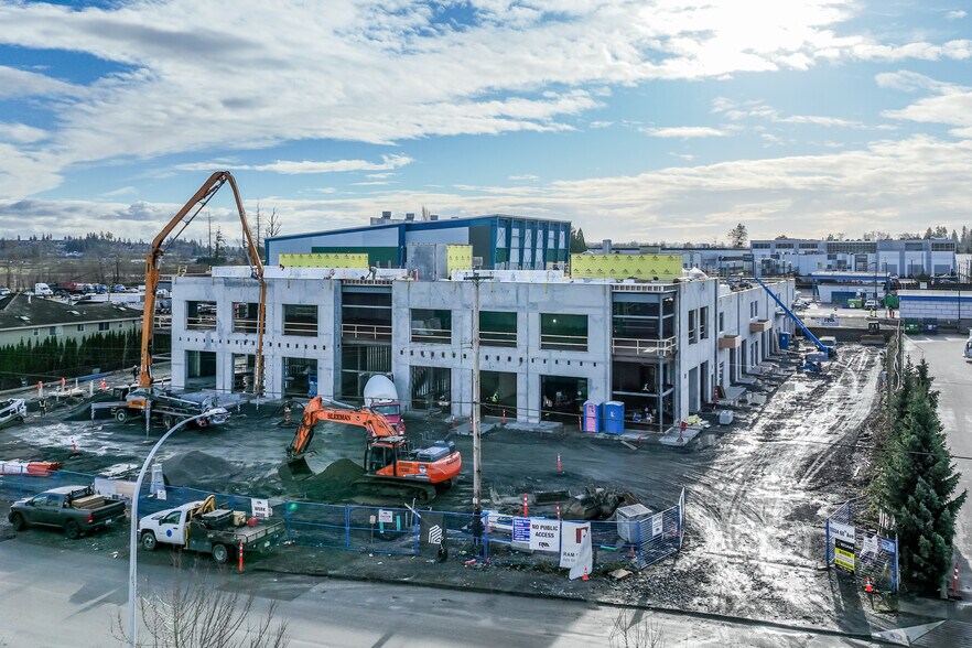 More Photos Of 15354 68 Ave, Surrey Showroom For Lease
