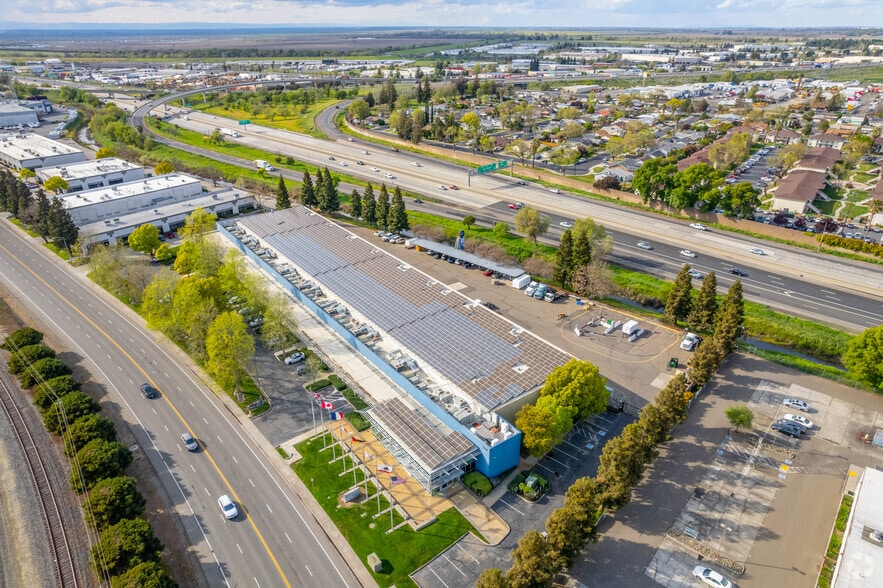 More Photos Of 3300 Industrial Blvd, West Sacramento Research And Development For Lease