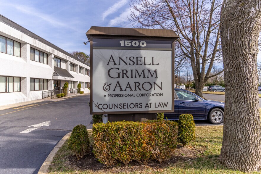 More Photos Of 1500 Lawrence Ave, Ocean Office For Lease