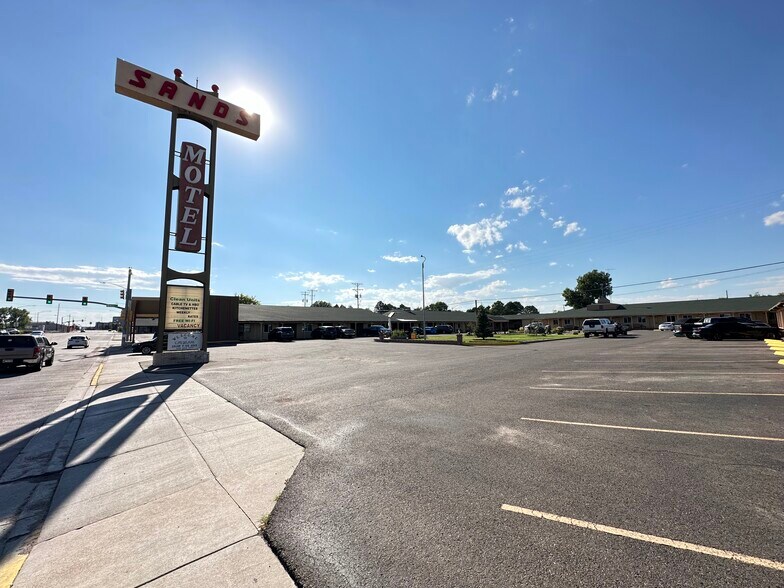 More Photos Of 1022 W Lincolnway, Cheyenne Hotel For Sale