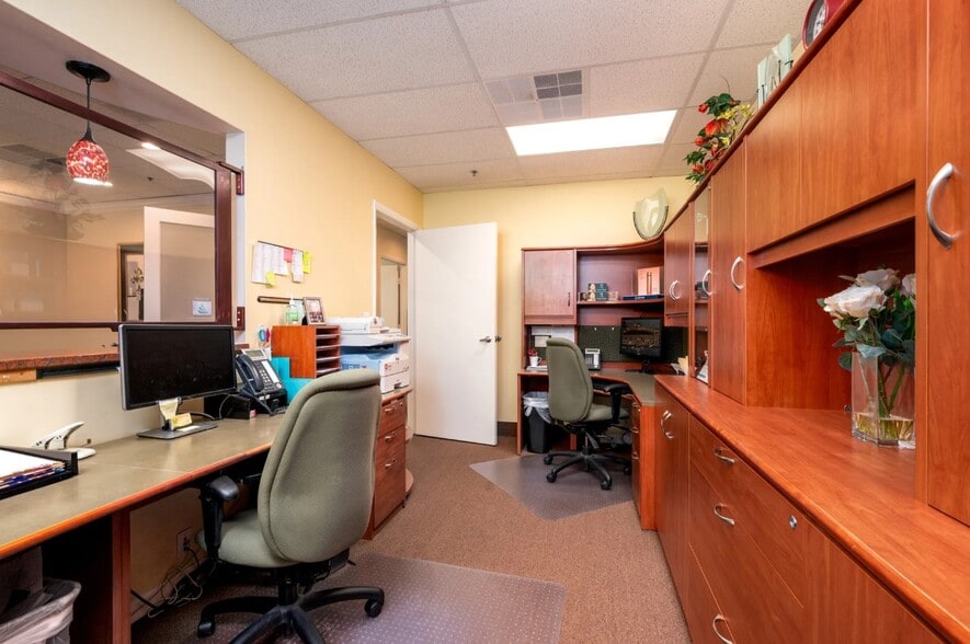 More Photos Of 20 Crossroads Dr, Owings Mills Medical For Sale