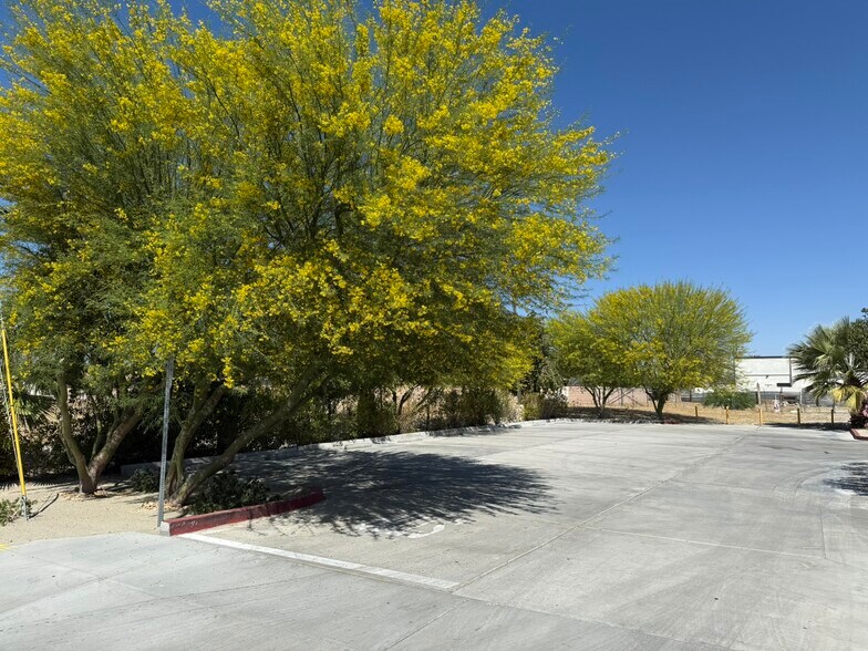 More Photos Of 32475 Date Palm Dr, Cathedral City Freestanding For Sale