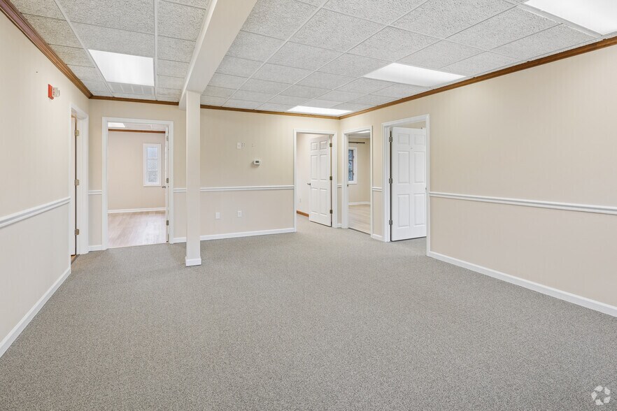 More Photos Of 3920 Plank Rd, Fredericksburg Office Residential For Sale