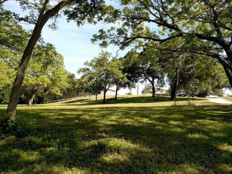 More Photos Of 1087 Seawillow Rd, Lockhart Land For Sale