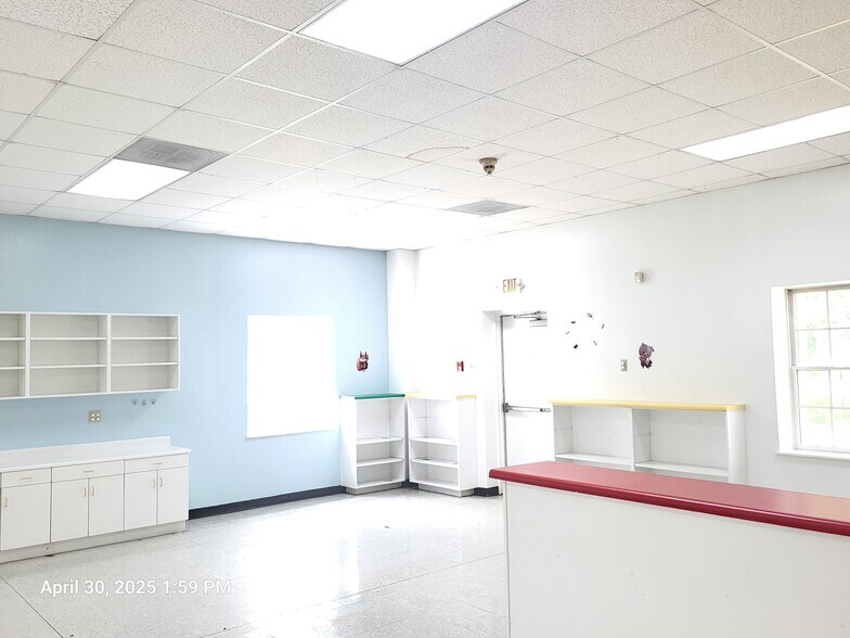 More Photos Of 3525 Russell Rd, Marianna Daycare Center For Sale