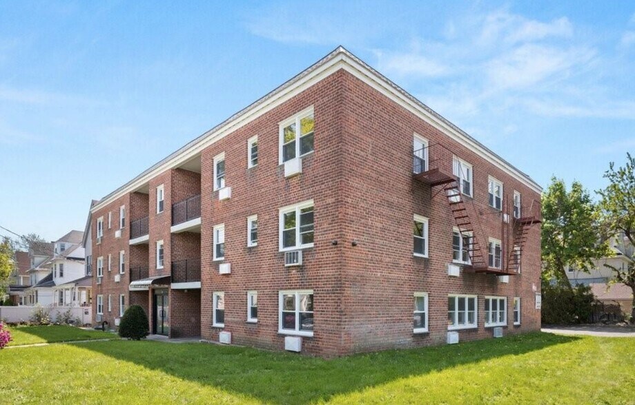 More Photos Of 30 Archer Ave, Mount Vernon Apartments For Sale
