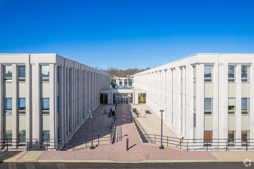 More Photos Of 3000 Marcus Ave, Lake Success Office For Sale