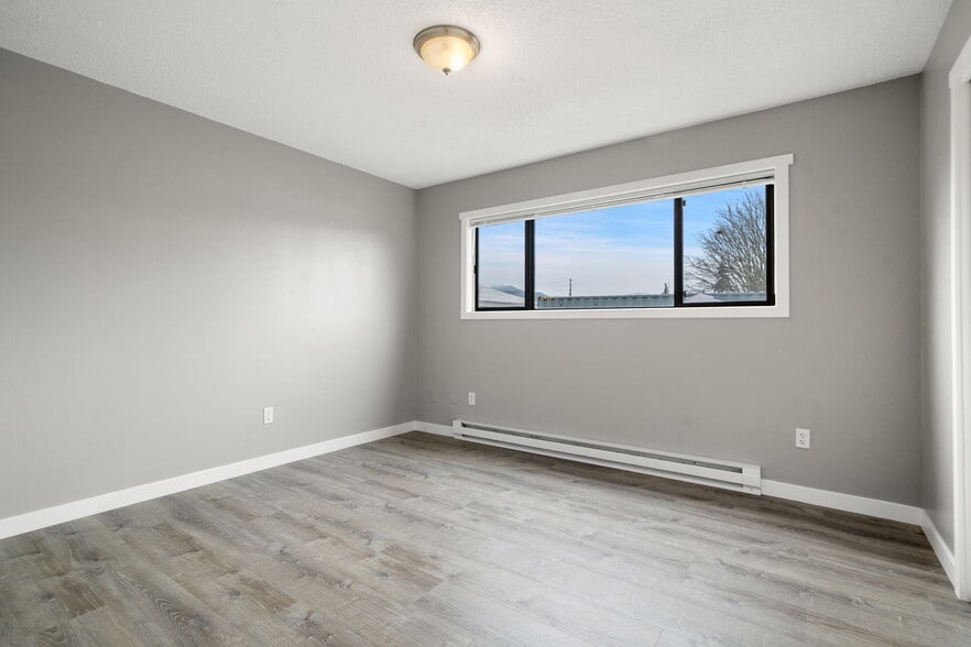 More Photos Of 2938 E Walnut St, Port Angeles Apartments For Sale