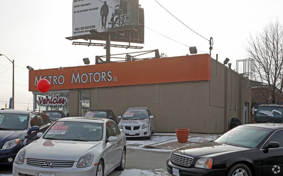 More Photos Of 2310 Sheppard Ave W, Toronto Auto Dealership For Sale