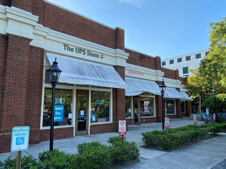 Primary Photo Of 164 Market St, Charleston Unknown For Lease