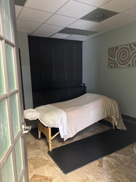 More Photos Of 740 Fannin St, Beaumont Unknown For Lease