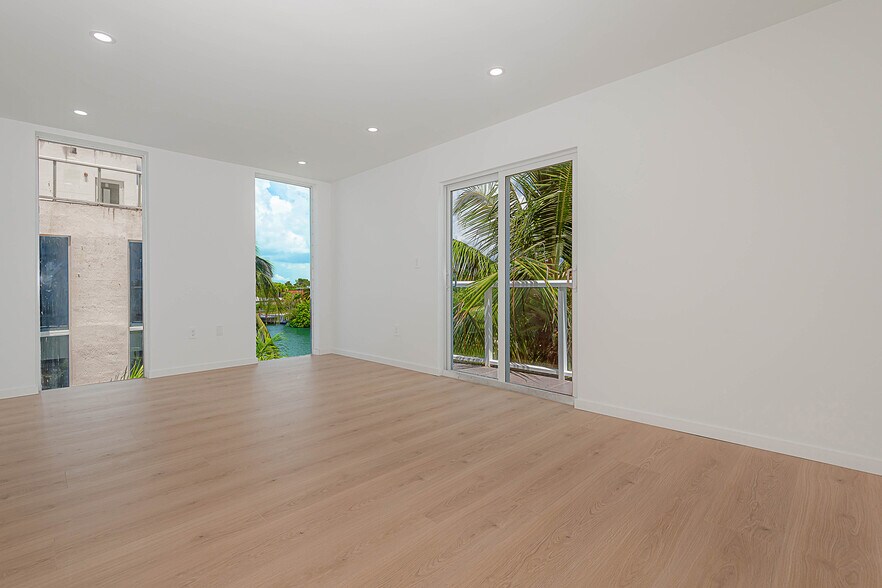 More Photos Of 1975-1985 Calais Dr, Miami Beach Apartments For Sale