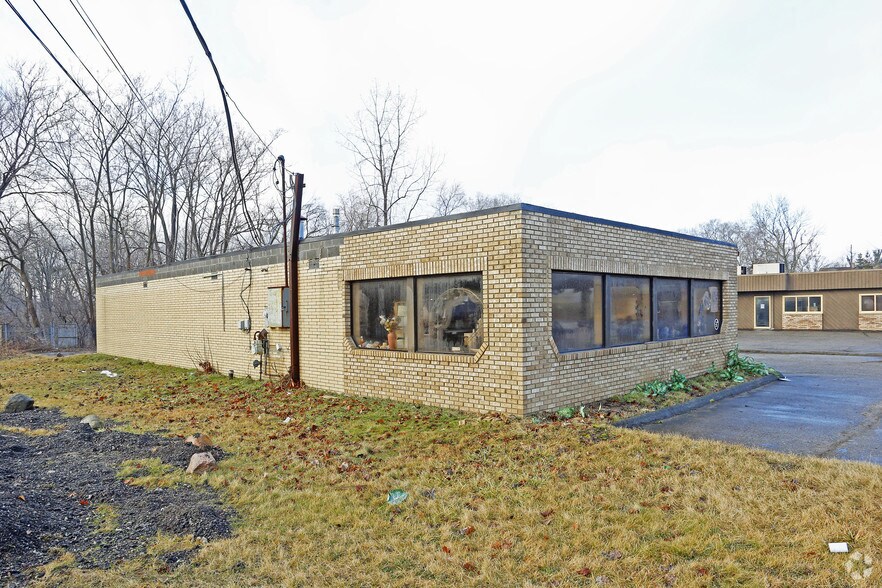 More Photos Of 3115 Dixie Hwy, Waterford Freestanding For Lease