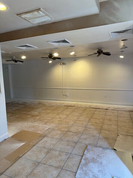 More Photos Of 655 Broadway, Massapequa Storefront Retail Residential For Lease