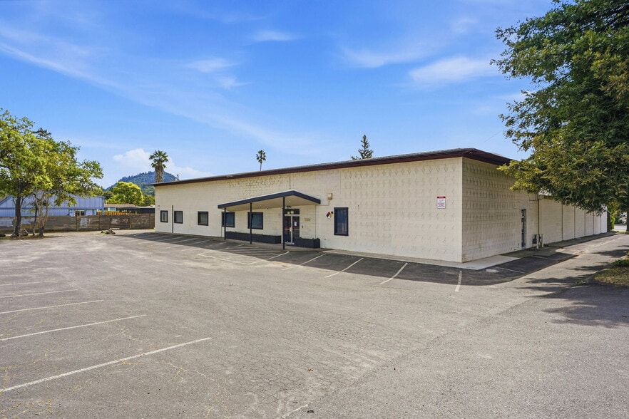 More Photos Of 1420 Healdsburg Ave, Healdsburg Flex For Sale