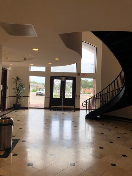 More Photos Of 6302 W Broadway St, Pearland Medical For Lease