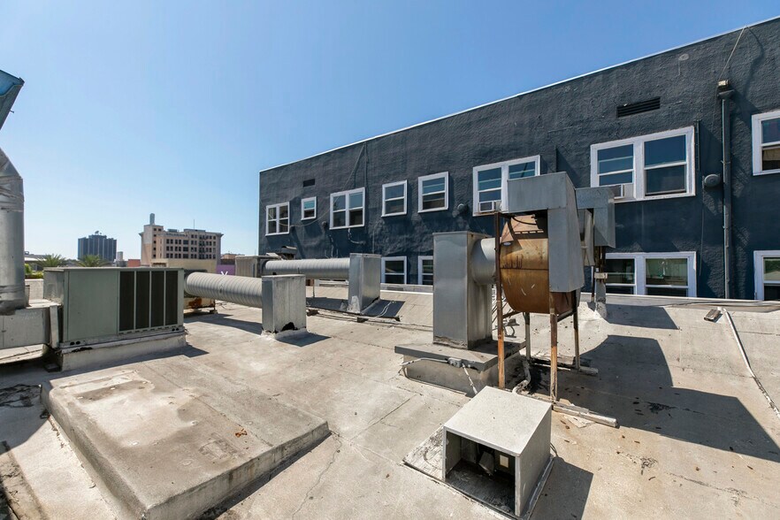 More Photos Of 6340 Yucca St, Los Angeles Restaurant For Sale