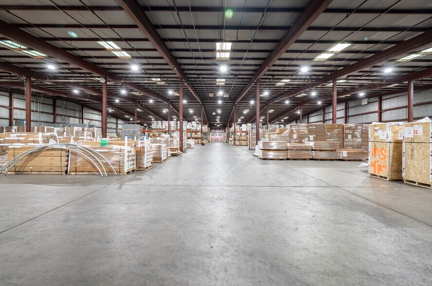 More Photos Of 32 Henry St, Bethel Warehouse For Lease