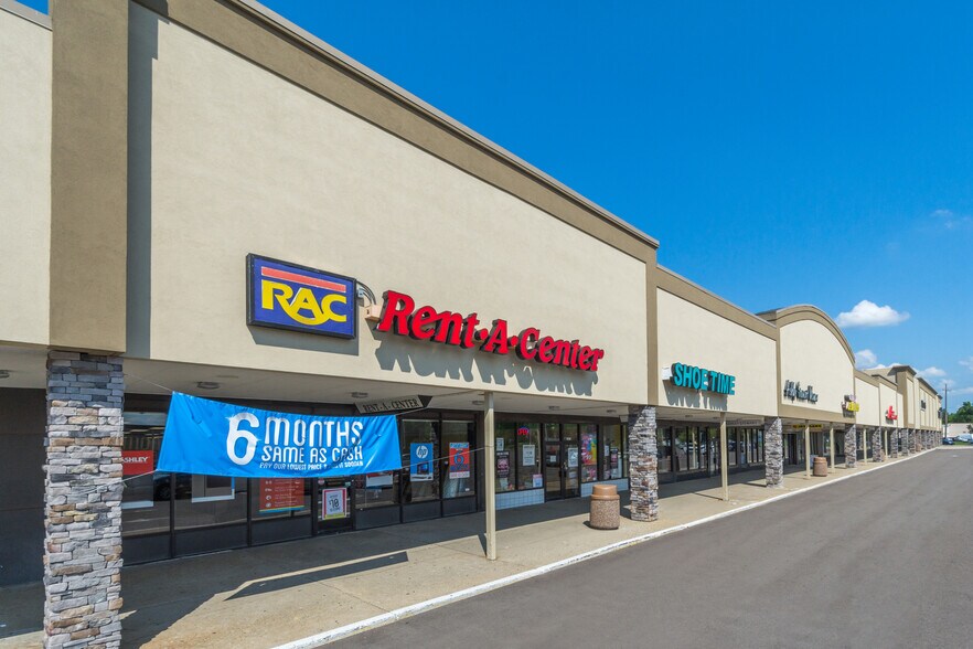 More Photos Of 25351-25495 Grand River Ave, Redford Township Unknown For Lease