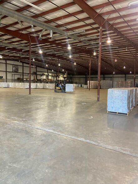 More Photos Of 25389 Blakely Rd, Arlington Warehouse For Lease