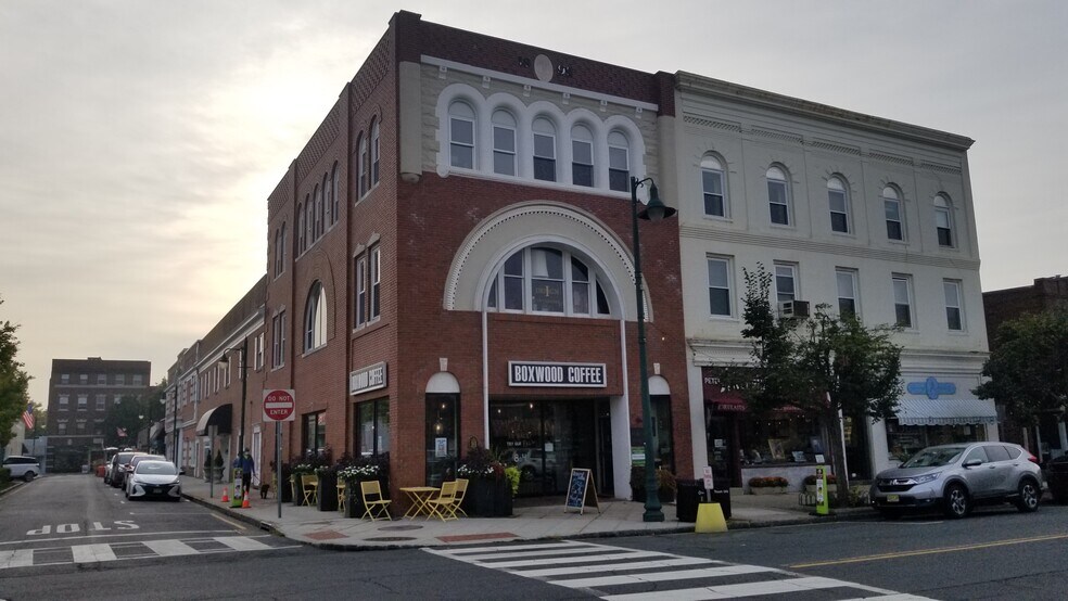 More Photos Of 17-19 Beechwood Rd, Summit General Retail For Sale