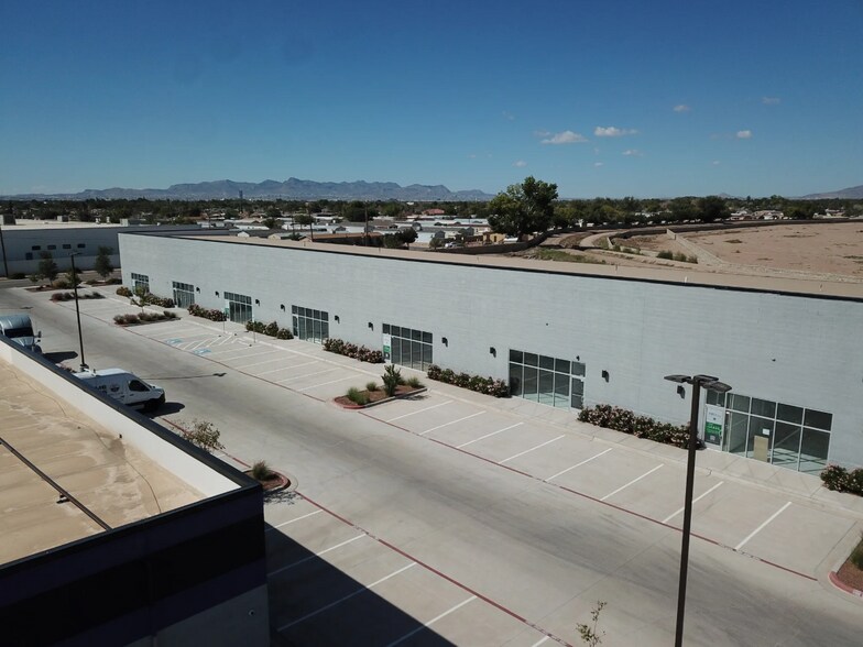 Primary Photo Of 501 Zaragoza Rd, El Paso Light Manufacturing For Sale