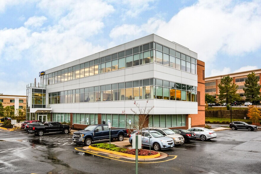 More Photos Of 525 Corporate Dr, Stafford Office For Lease