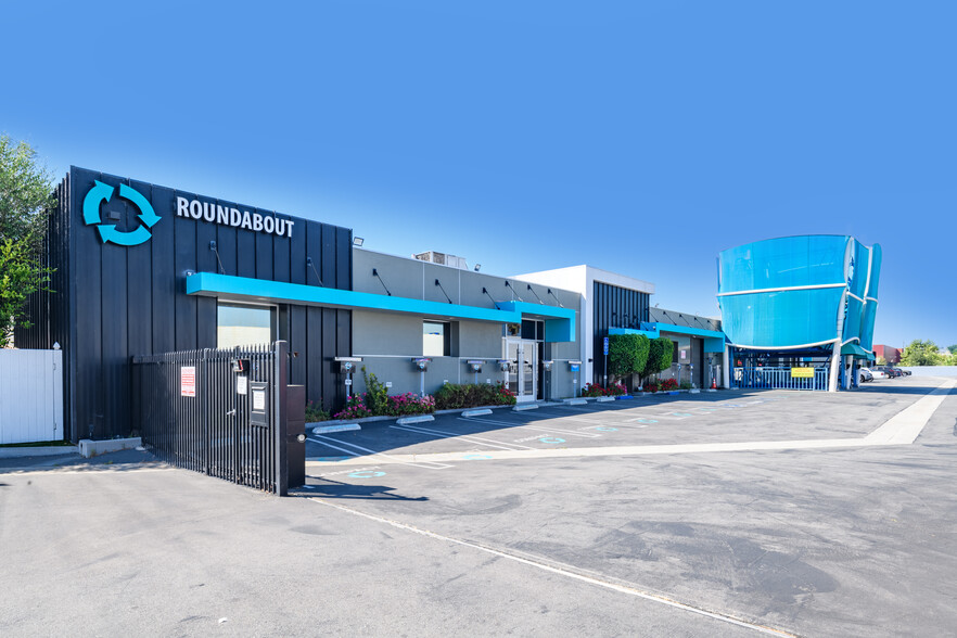 Primary Photo Of 217-277 S Lake St, Burbank Light Manufacturing For Sale