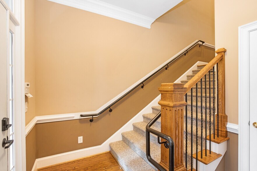 More Photos Of 3535 Roswell Rd, Marietta Office Residential For Lease