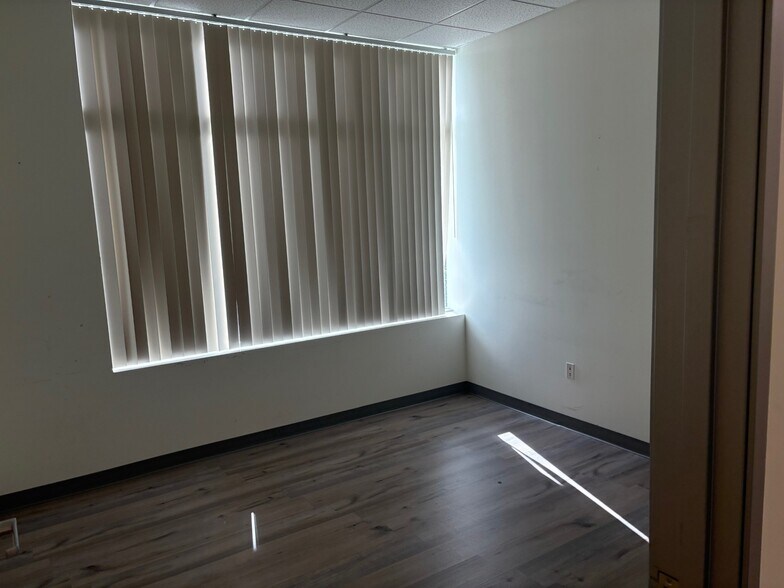 More Photos Of 15342 El Prado Rd, Chino Office For Lease