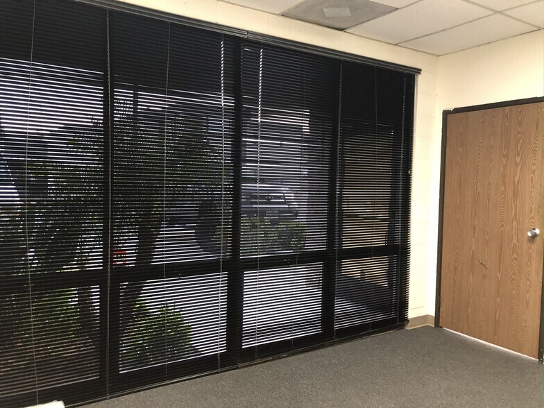 More Photos Of 3486 Kurtz St, San Diego Warehouse For Lease