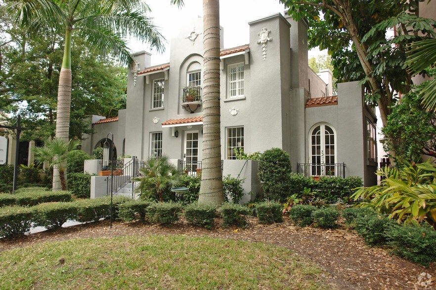 More Photos Of 1215 N Palm Ave, Sarasota Office For Sale