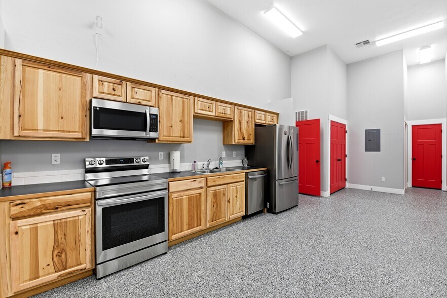 More Photos Of 130 E 10th N, Mountain Home Flex For Sale