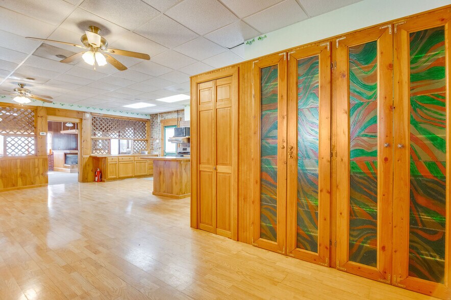 More Photos Of 201 N Wilmington St, Richlands General Retail For Sale