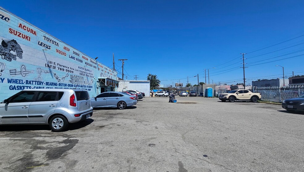 More Photos Of 7118 S Main St, Los Angeles Land For Sale