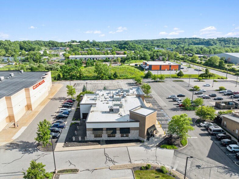 Primary Photo Of 5989 Canal Rd, Valley View Restaurant For Sale