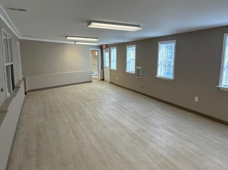More Photos Of 56 Foreston Woods Dr, Stafford Office For Lease