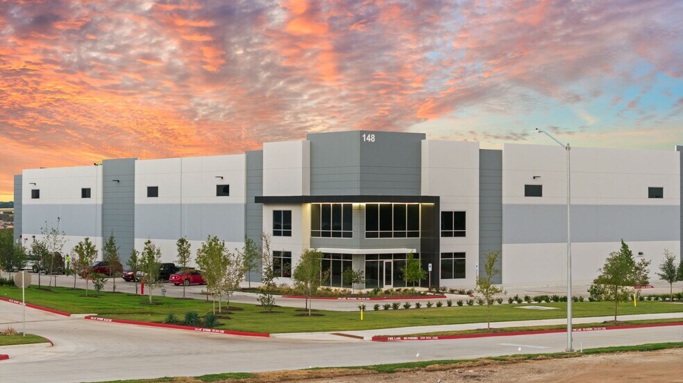 More Photos Of 148 Parker Way, Hutto Distribution For Sale