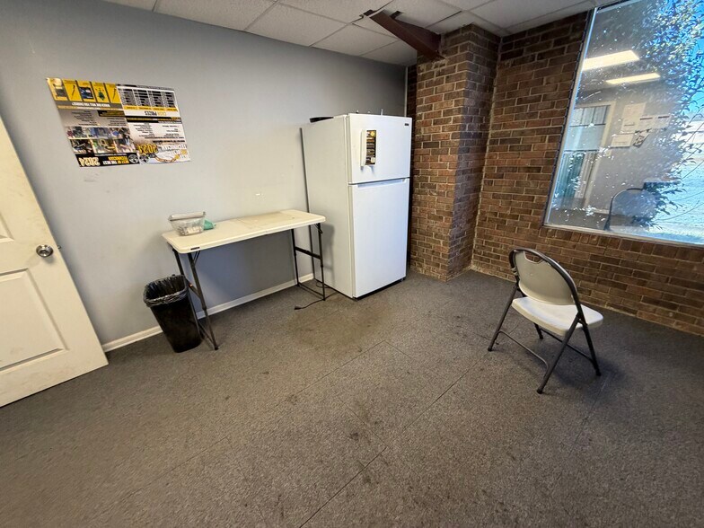 More Photos Of 1865 US 41 Hwy SW, Calhoun Industrial For Lease