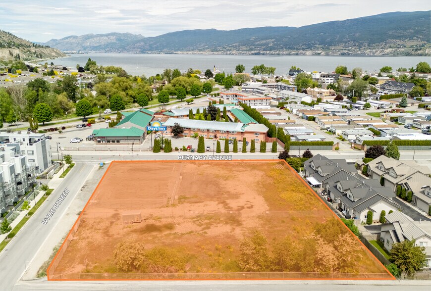 More Photos Of 1102 Burnaby Ave, Penticton Land For Lease