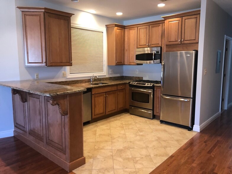 More Photos Of 733 Anderson Ave, Cliffside Park Storefront Retail Residential For Lease