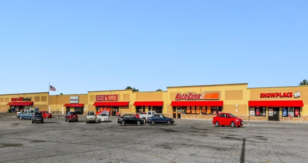 More Photos Of 432-634 S Burnett Rd, Springfield General Retail For Sale