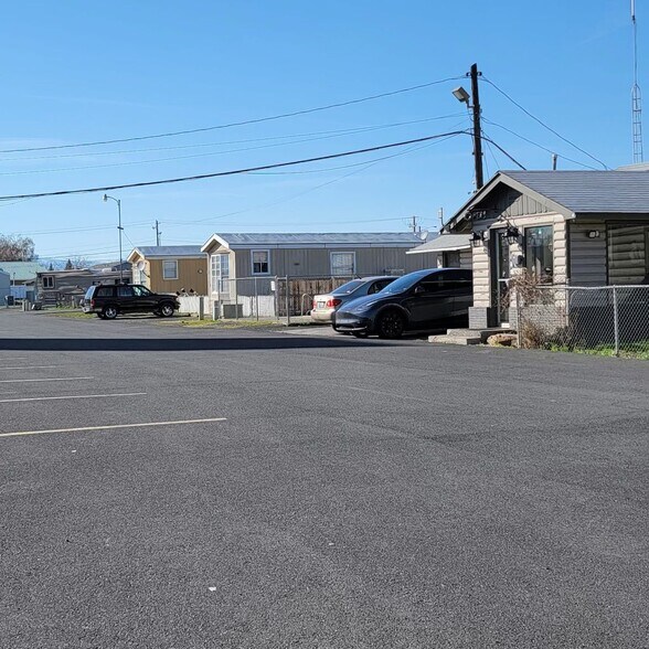 More Photos Of 711 2nd Ave SW, Quincy Hotel For Sale