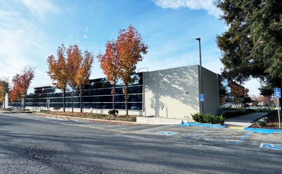 More Photos Of 1860 Barber Ln, Milpitas Research And Development For Lease