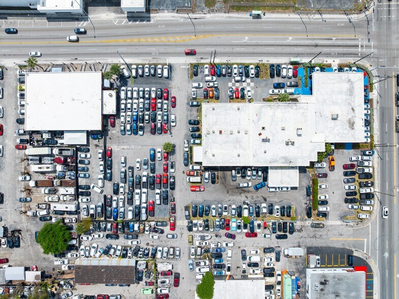 More Photos Of 3199 NW 36th St, Miami Auto Dealership For Lease