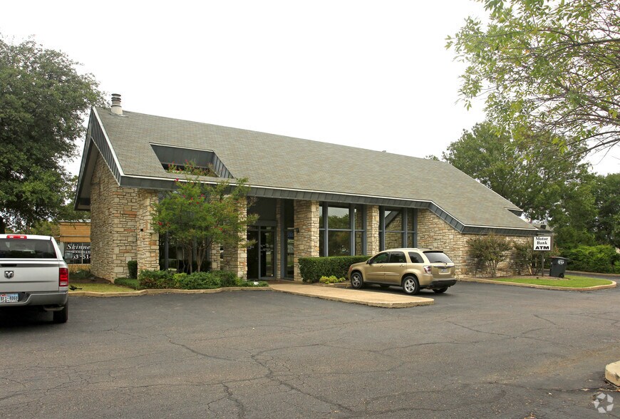 More Photos Of 1103 Williams Dr, Georgetown Bank For Lease