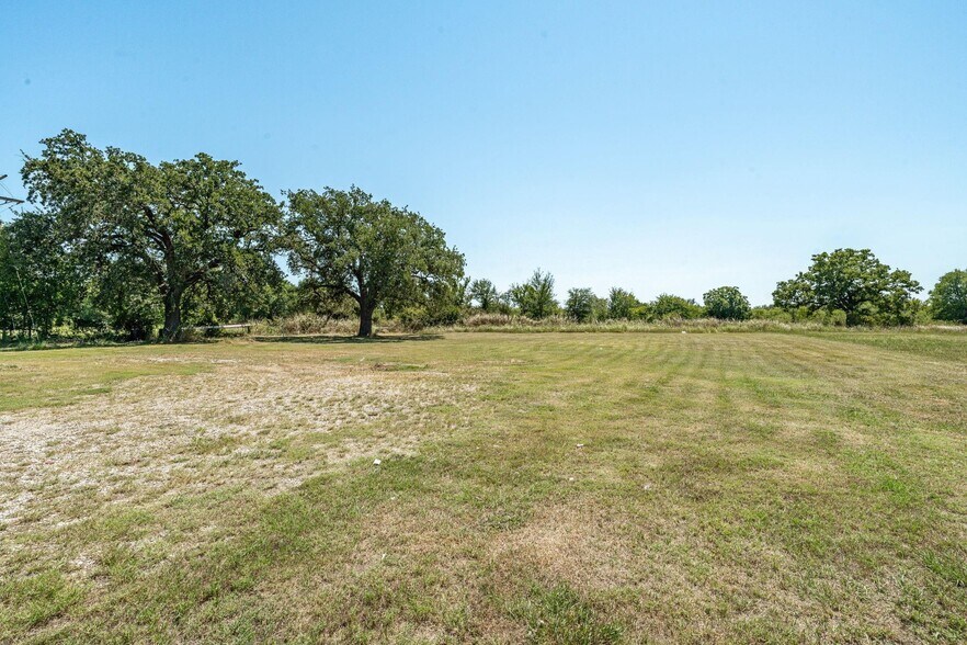 More Photos Of 929 E Main St, Eastland Carwash For Sale