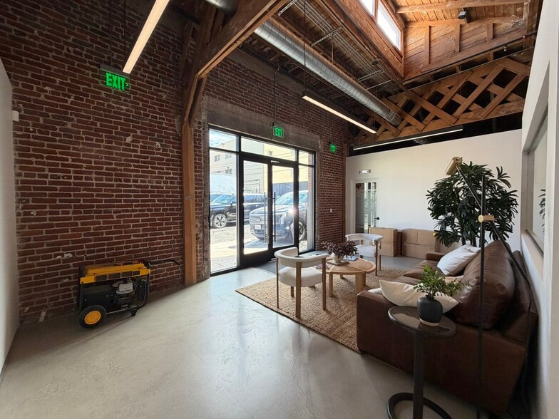 More Photos Of 450 S Raymond Ave, Pasadena Warehouse For Sale